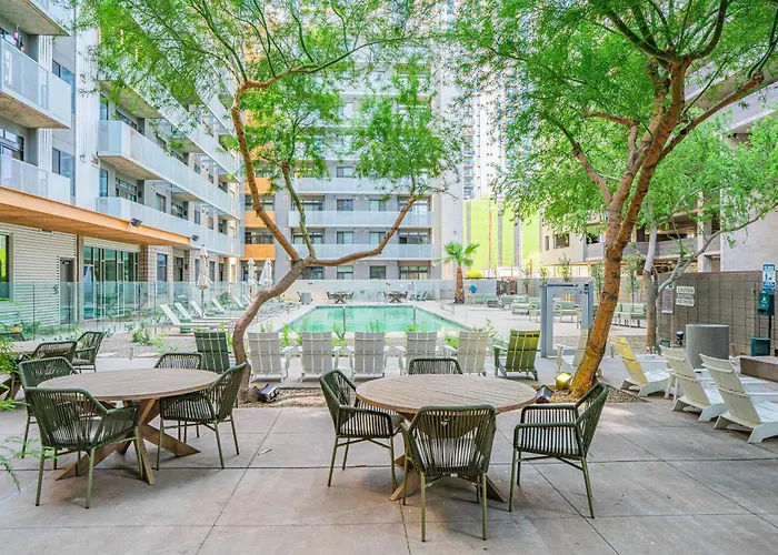 Apartment Modern 2bd - Cdt - Gym, Pool, Parking - Sleep 8