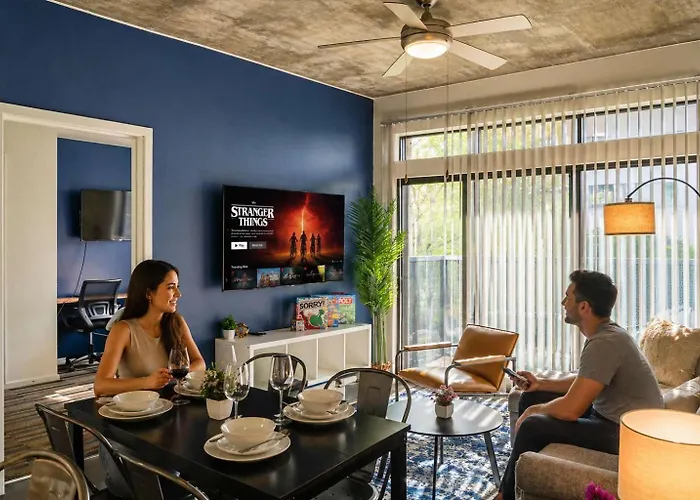 Apartment Modern 2bd - Cdt - Gym, Pool, Parking - Sleep 8 Phoenix