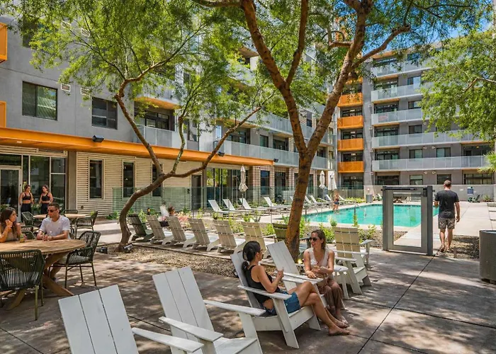 Modern 2bd - Cdt - Gym, Pool, Parking - Sleep 8 Apartment *