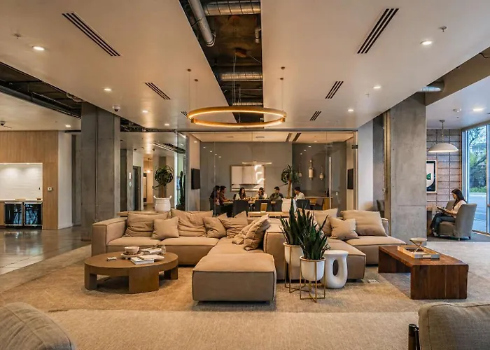 Modern 2bd - Cdt - Gym, Pool, Parking - Sleep 8 Apartment *