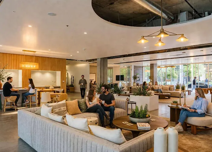 Modern 2bd - Cdt - Gym, Pool, Parking - Sleep 8 Phoenix